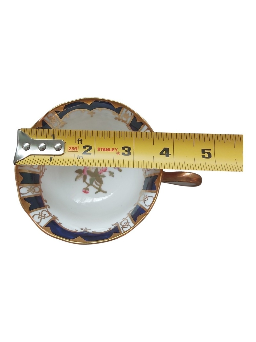 Vintage Royal Albert "Gold Crest" (7423) Teacup and Saucer - Made in England - Picture 11 of 15